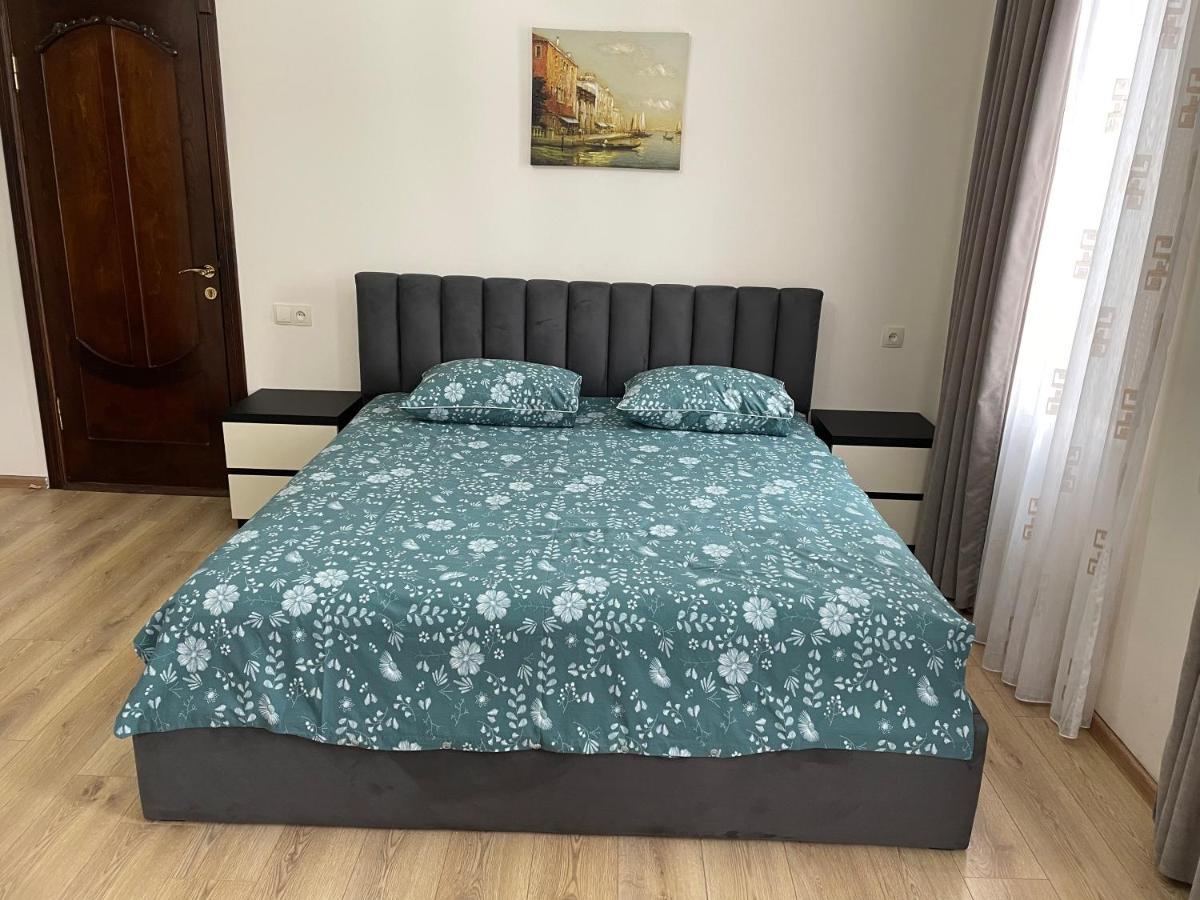 Temo Guest House 10 바투미 외부 사진