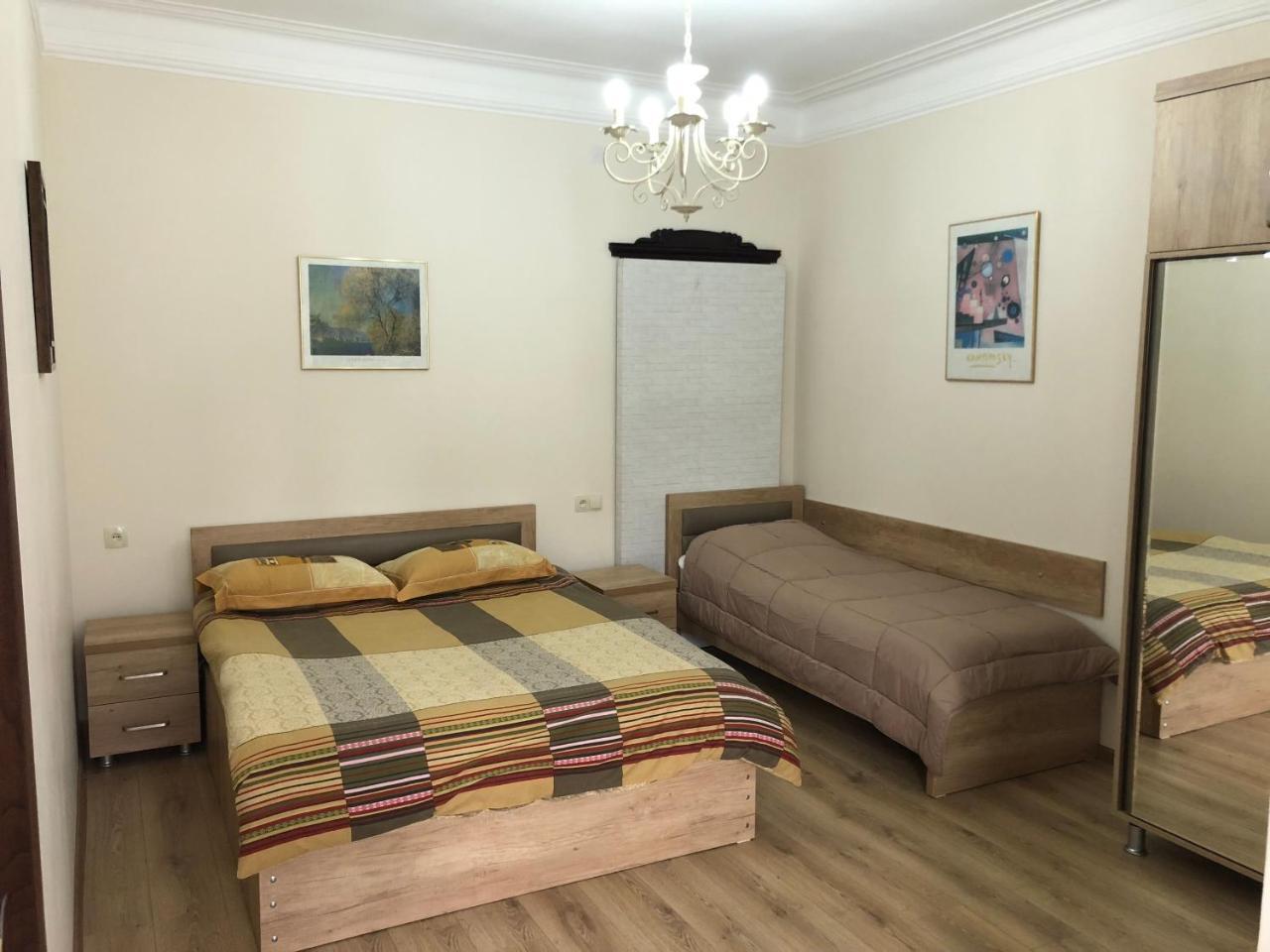 Temo Guest House 10 바투미 외부 사진