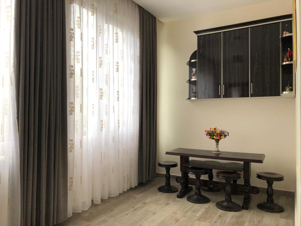 Temo Guest House 10 바투미 외부 사진