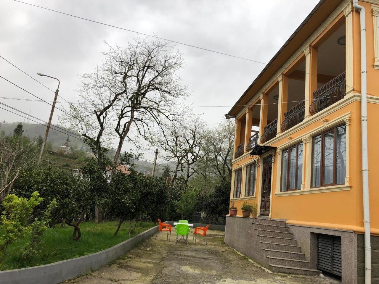 Temo Guest House 10 바투미 외부 사진